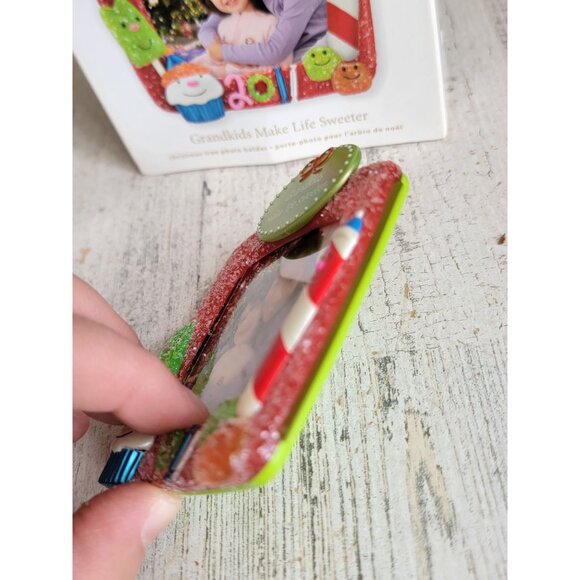 Hallmark grandkids make life sweeter photo frame ornament Xmas candy - Picture 3 of 5